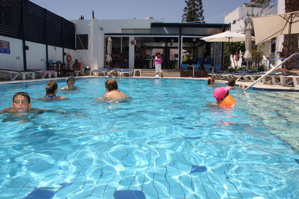 Porto Bello Hotel Apartments Mílatos Eksteriør bilde